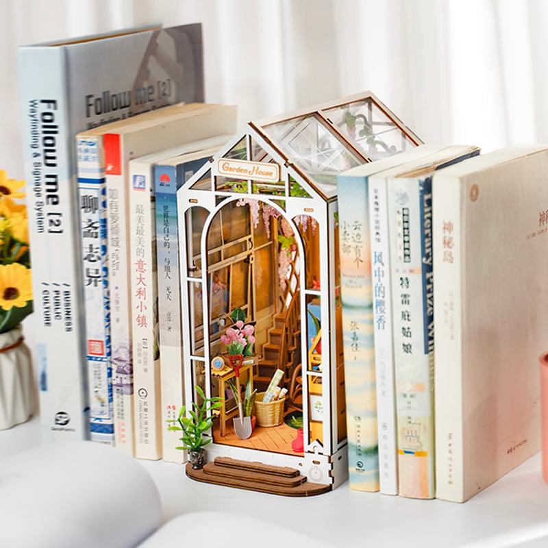 Vacation Retreat DIY Miniature Bookshelf Sanctuary - PuzelCraft